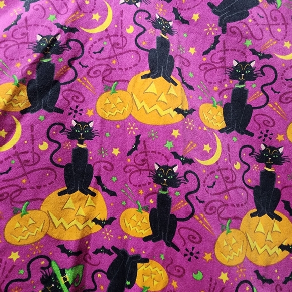 med wear Tops - Halloween Scrub Top Women's Medium Pink Black Cat Pumpkin Nursing Medical